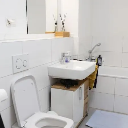 Luxus-wohnung, 2 Terrassen, Zentral, Parkplatz *