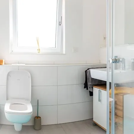 Luxus-wohnung, 2 Terrassen, Zentral, Parkplatz *